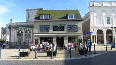 Picture 1. Elephant & Hind (formerly The Burger Bros Bar & Grill; The Port of Call), Dover, Kent
